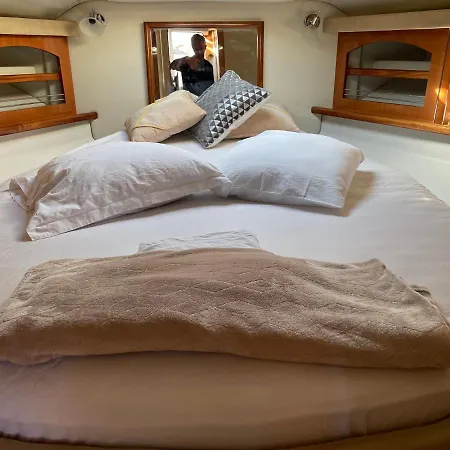 Superbe Yacht Luxe Familial A St Jean Cap-ferrat.